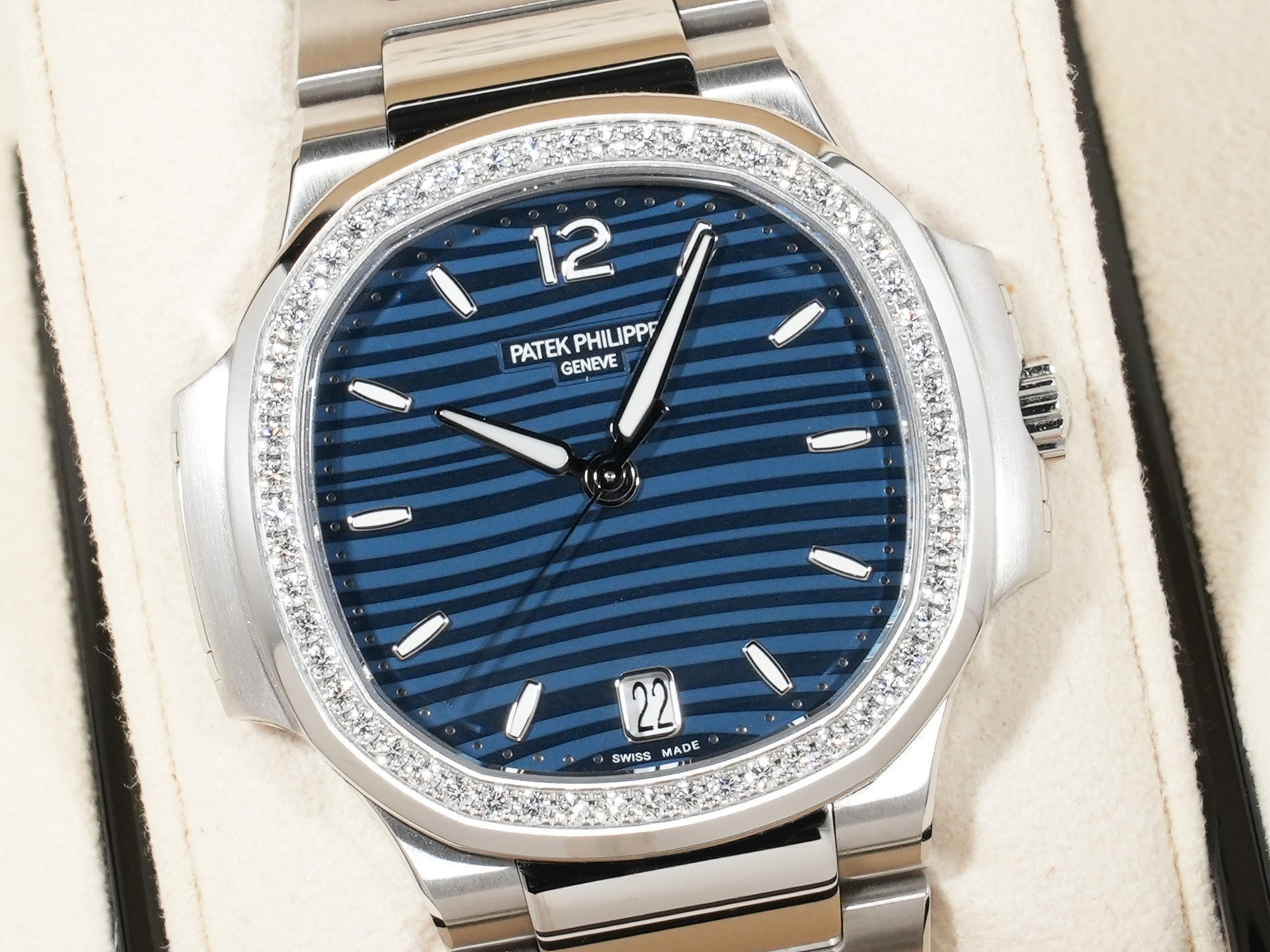 パテックフィリップ ノーチラス Ref.7118/1200A-001 ステンレススチール ブルー オパーリン文字盤 美品 pswprmm7
