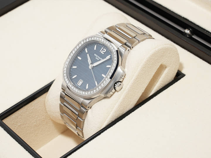パテックフィリップ ノーチラス Ref.7118/1200A-001 ステンレススチール ブルー オパーリン文字盤 美品 pswprmm7