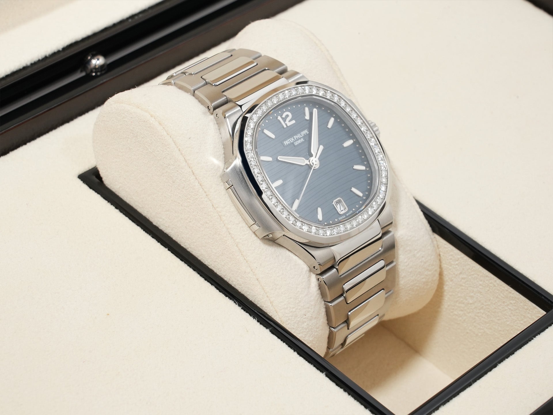 パテックフィリップ ノーチラス Ref.7118/1200A-001 ステンレススチール ブルー オパーリン文字盤 美品 pswprmm7