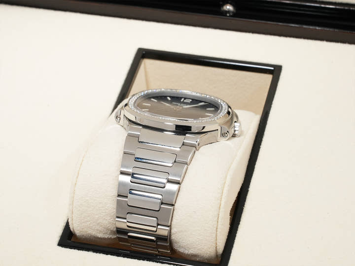 パテックフィリップ ノーチラス Ref.7118/1200A-001 ステンレススチール ブルー オパーリン文字盤 美品 pswprmm7