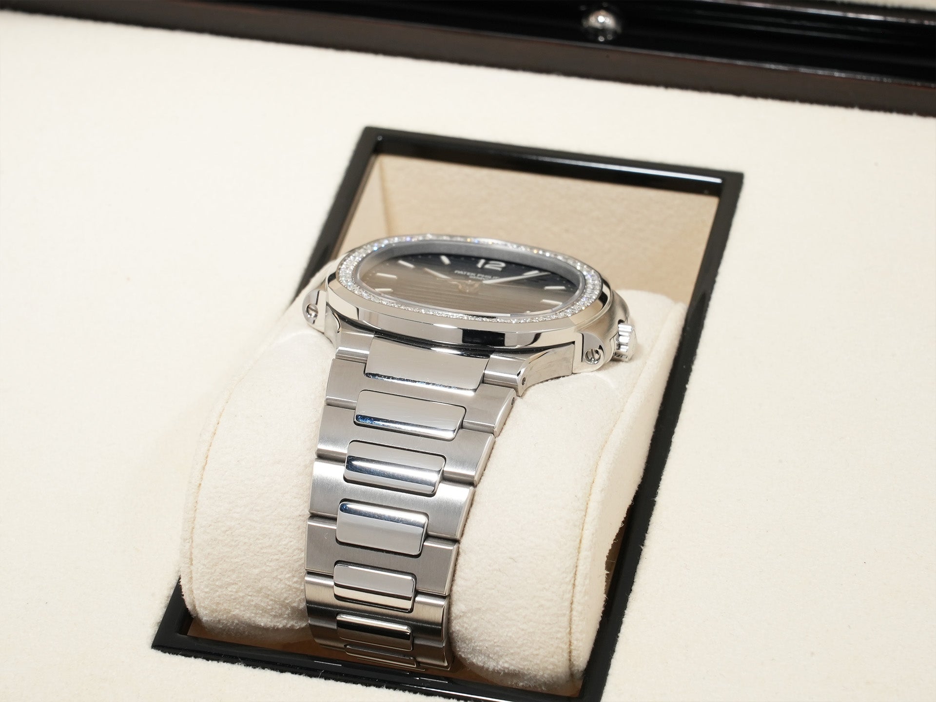 パテックフィリップ ノーチラス Ref.7118/1200A-001 ステンレススチール ブルー オパーリン文字盤 美品 pswprmm7