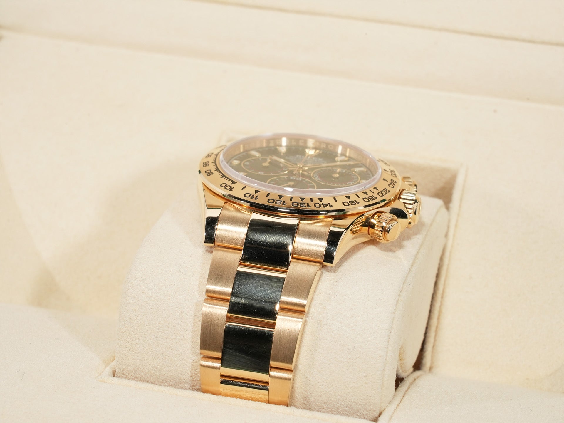 ロレックス デイトナ Ref.116508 イエローゴールド グリーン文字盤 中古 sqw75jy7