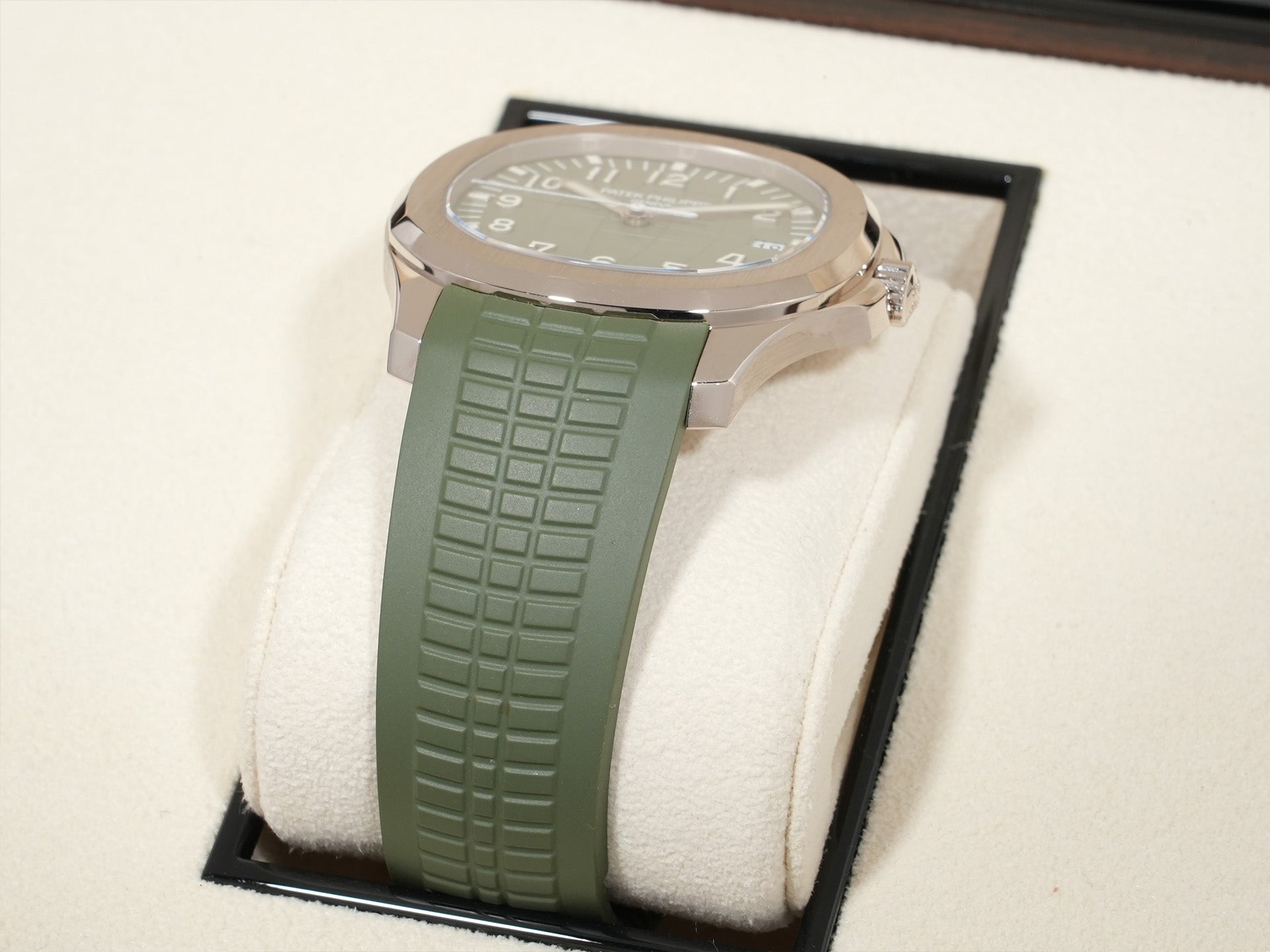 パテックフィリップ アクアノート Ref.5168G-010 ホワイトゴールド カーキグリーン文字盤 中古 it5ga83u