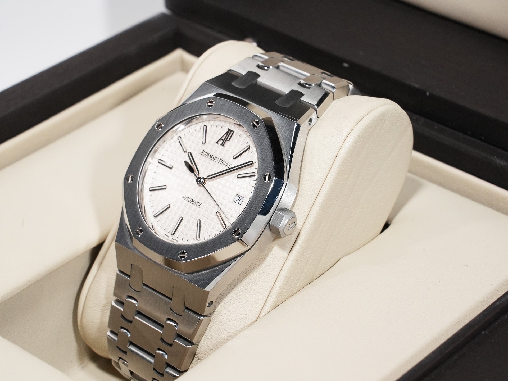 オーデマピゲ ロイヤルオーク Ref.15300ST.OO.1220ST.01 ステンレススチール シルバー文字盤 中古 oas89qg4