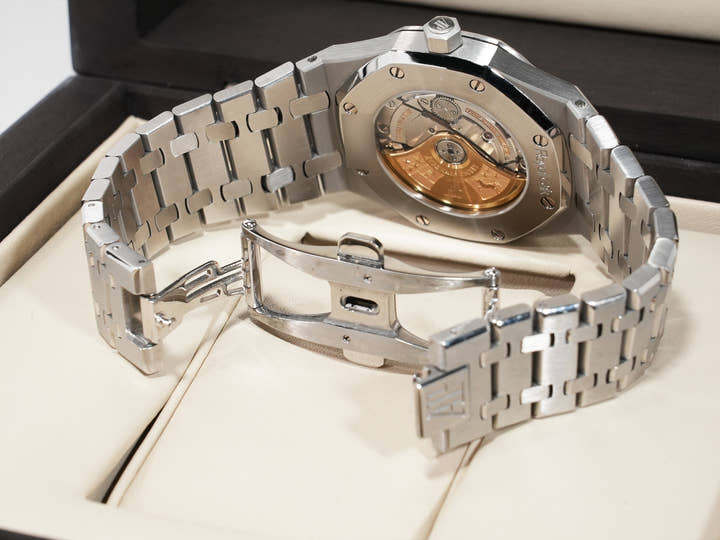 オーデマピゲ ロイヤルオーク Ref.15300ST.OO.1220ST.01 ステンレススチール シルバー文字盤 中古 oas89qg4
