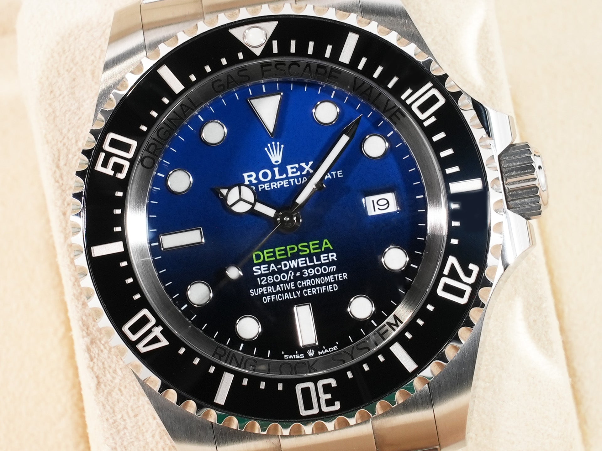 ロレックス シードゥエラー ディープシー Ref.126660 ステンレススチール D-BLUE文字盤 中古 v49cesap