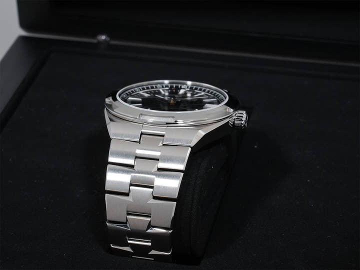 ヴァシュロンコンスタンタン オーヴァーシーズ オートマティック Ref.4520V/210A-B483 ステンレススチール ブラック文字盤 美品 5usp5rnx