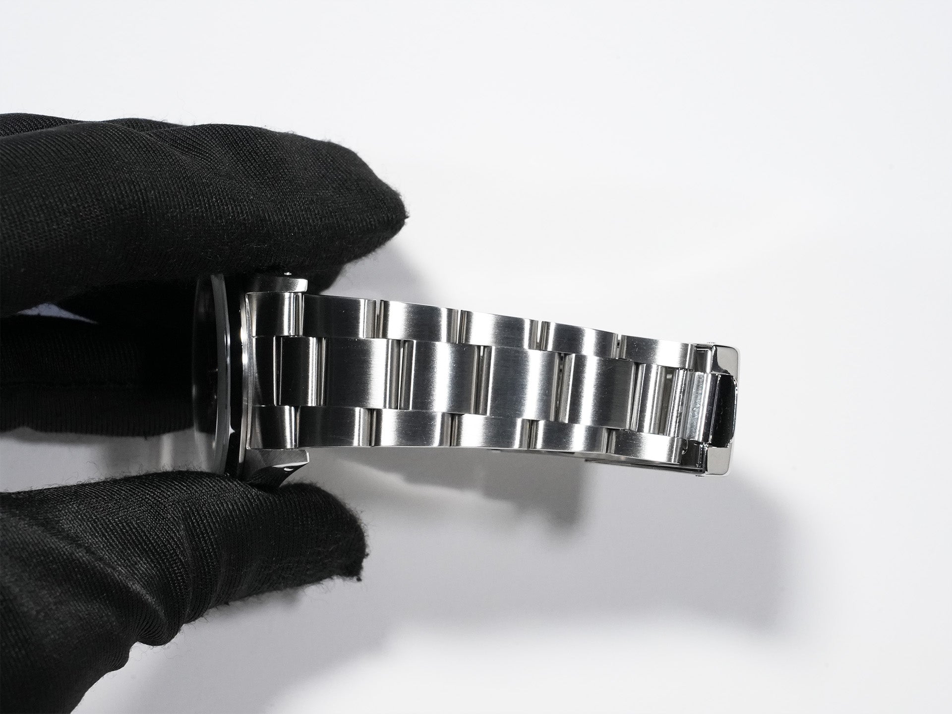 Rolex Explorer I Ref. 14270 Stainless Steel Black Dial Oyster Bracelet Excellent Condition wa5k3p34