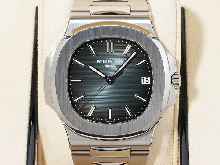Patek Philippe Nautilus Ref. 5711/1A-010 Stainless Steel Blue Dial Excellent Used Condition ae4vo2rc