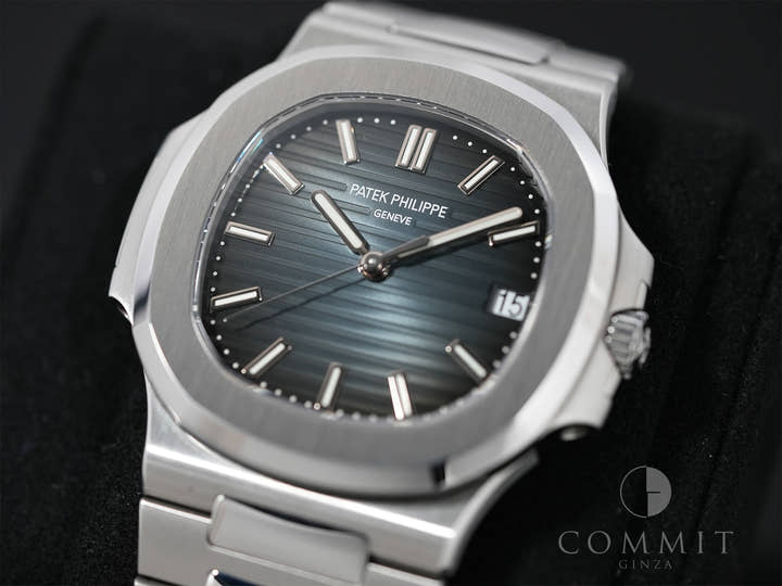 Patek Philippe Nautilus Ref. 5711/1A-010 Stainless Steel Blue Dial Excellent Used Condition ae4vo2rc