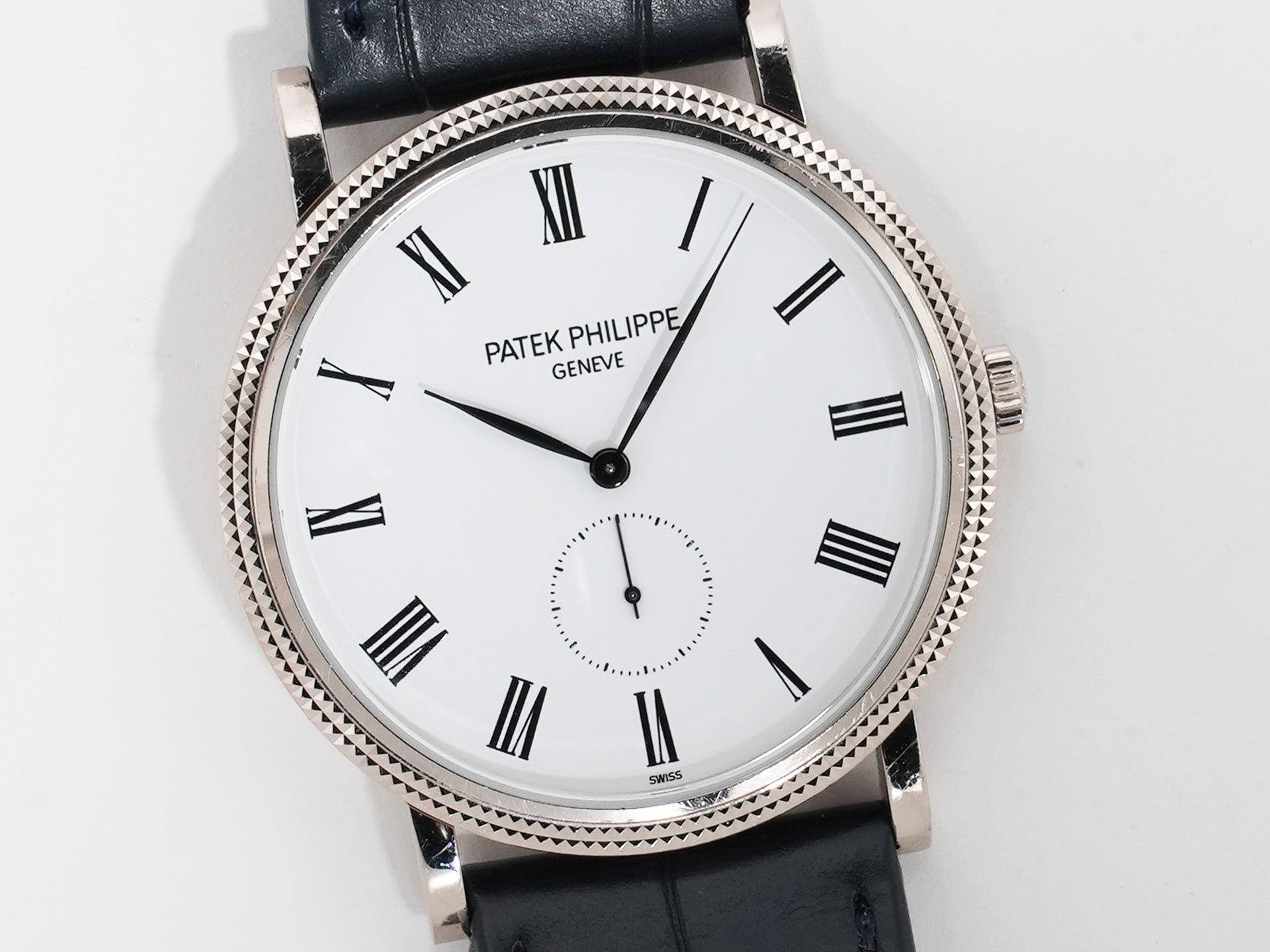 Patek Philippe Calatrava Ref. 5119G-001 White Gold White Dial Used qgg2t38c