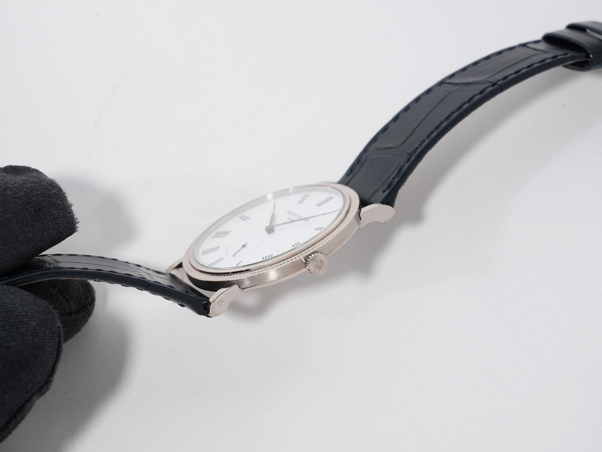 Patek Philippe Calatrava Ref. 5119G-001 White Gold White Dial Used qgg2t38c