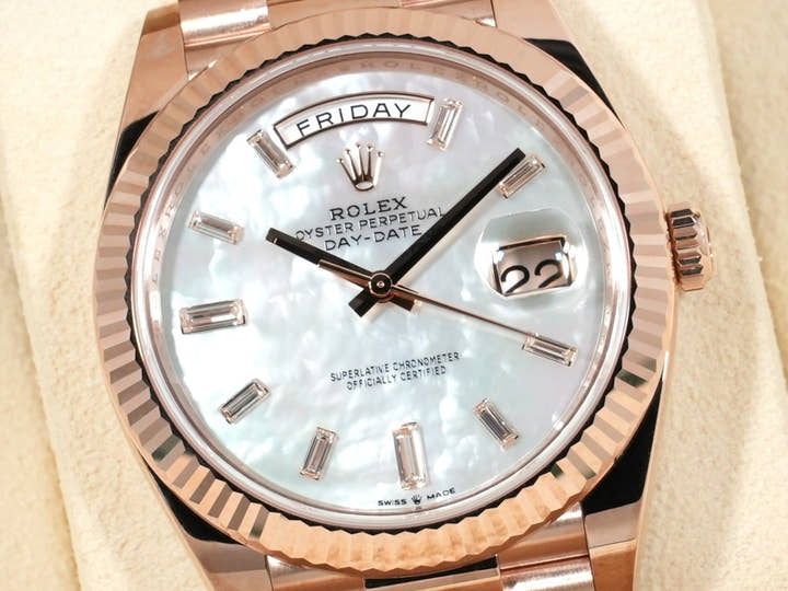 ROLEX Day-Date 40 Ref.228235NG Everose Gold Diamond White Mother-of-Pearl Dial Unused hksxdao6