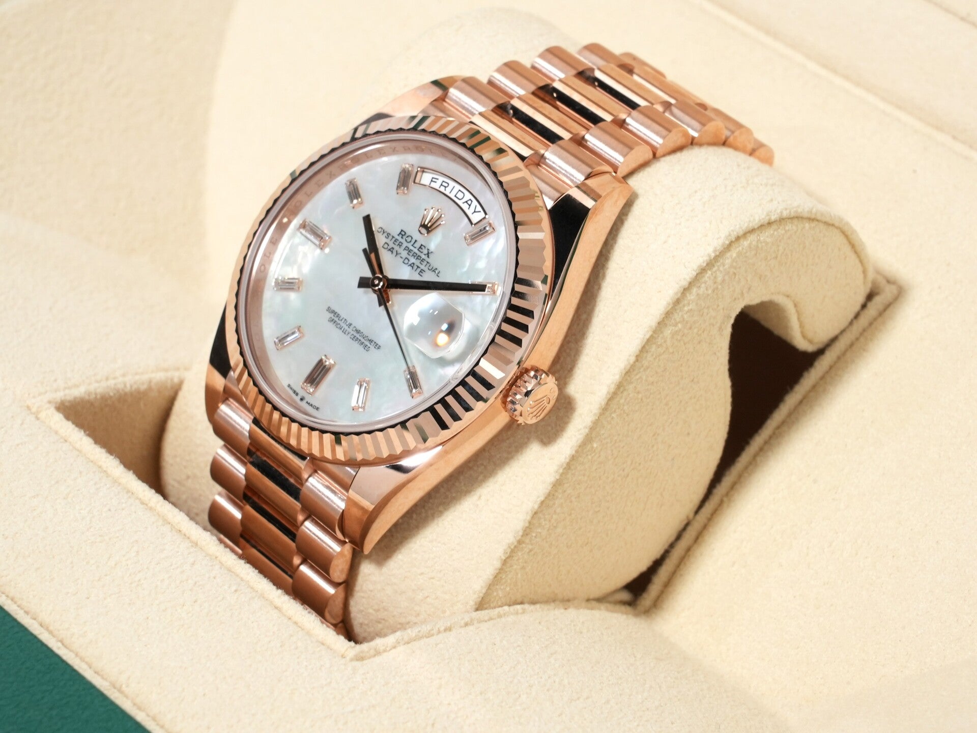 ROLEX Day-Date 40 Ref.228235NG Everose Gold Diamond White Mother-of-Pearl Dial Unused hksxdao6