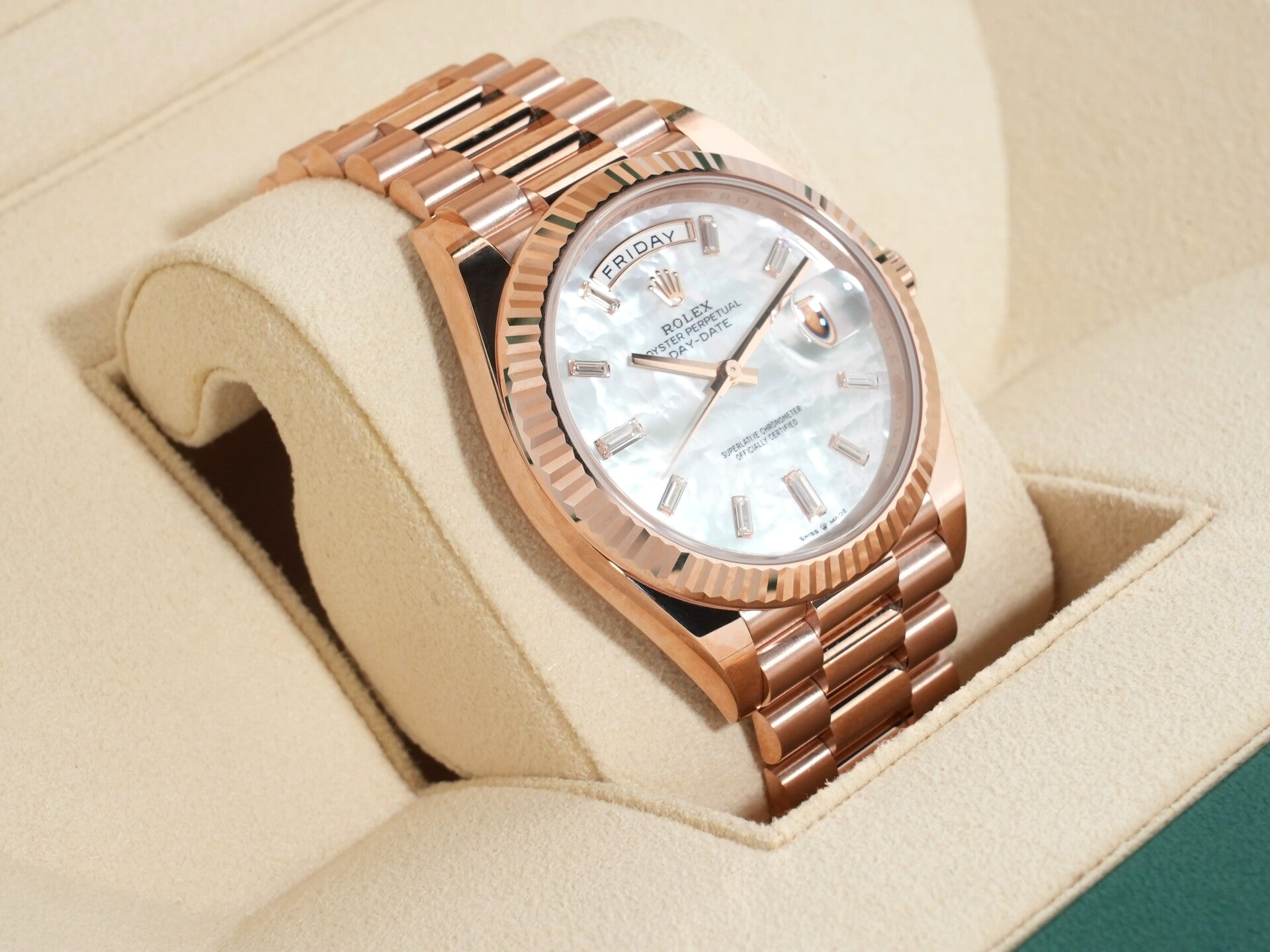 ROLEX Day-Date 40 Ref.228235NG Everose Gold Diamond White Mother-of-Pearl Dial Unused hksxdao6