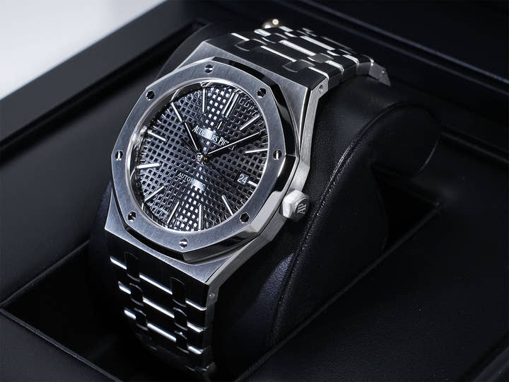 Audemars Piguet Royal Oak Ref.15400ST.OO.1220ST.01.A Stainless Steel Black Dial Excellent Condition kctu6g43