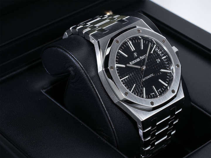Audemars Piguet Royal Oak Ref.15400ST.OO.1220ST.01.A Stainless Steel Black Dial Excellent Condition kctu6g43