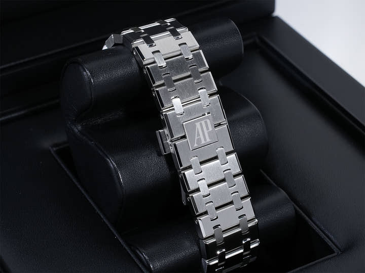 Audemars Piguet Royal Oak Ref.15400ST.OO.1220ST.01.A Stainless Steel Black Dial Excellent Condition kctu6g43