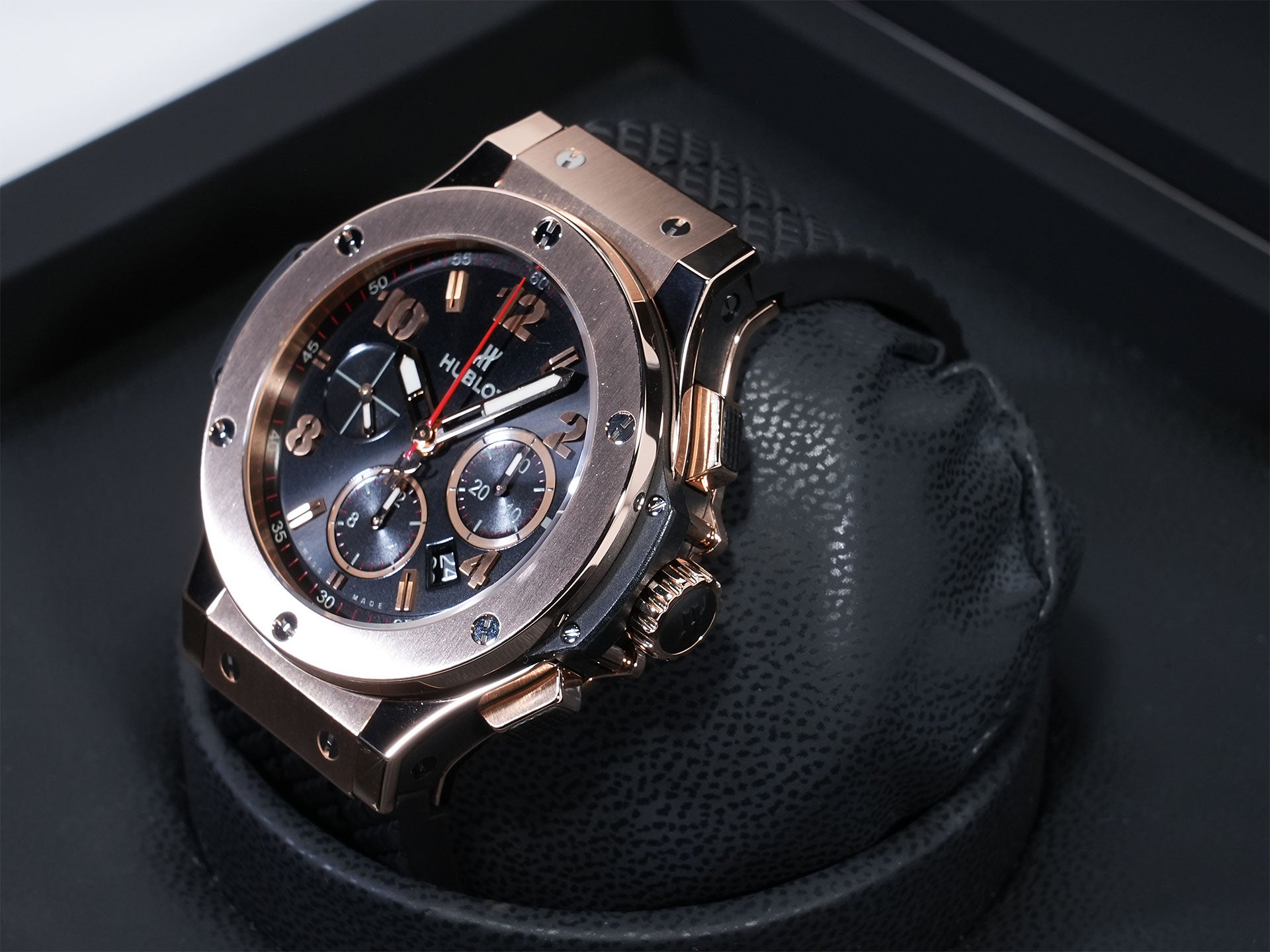 ウブロ ビッグバン ゴールド Ref.301.PX.130.RX 18K 5Nゴールド ブラック文字盤 美中古 zwvzhx7r