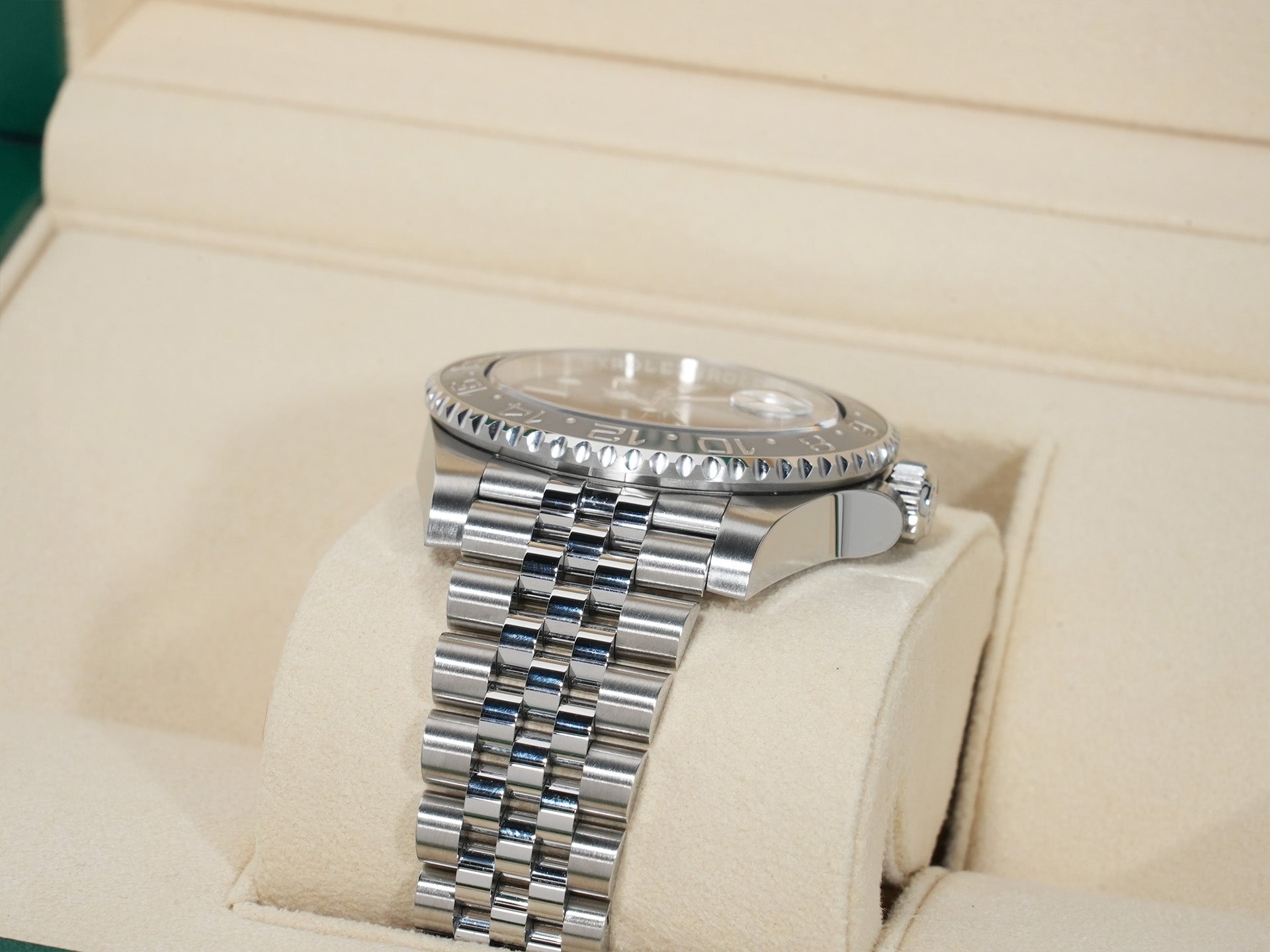 ROLEX GMT-Master II Ref.126710GRNR Stainless Steel Black Dial Jubilee Bracelet Excellent Condition 3p3natxc