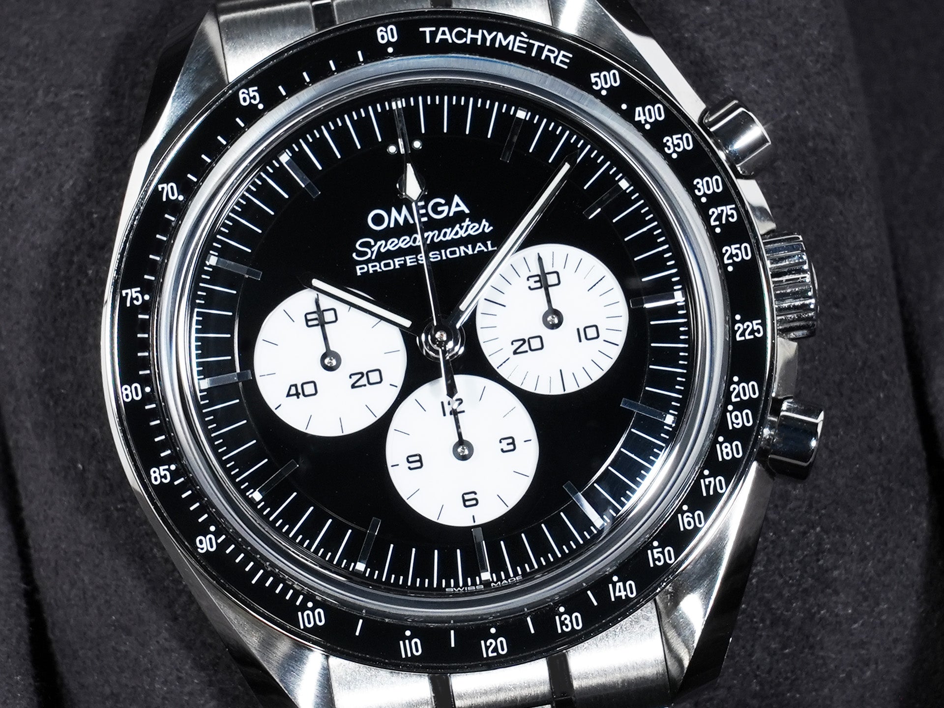 Omega Speedmaster Moonwatch Professional Ref. 310.30.42.50.01.004 Stainless Steel Black x White Dial Excellent Condition n37qrihk