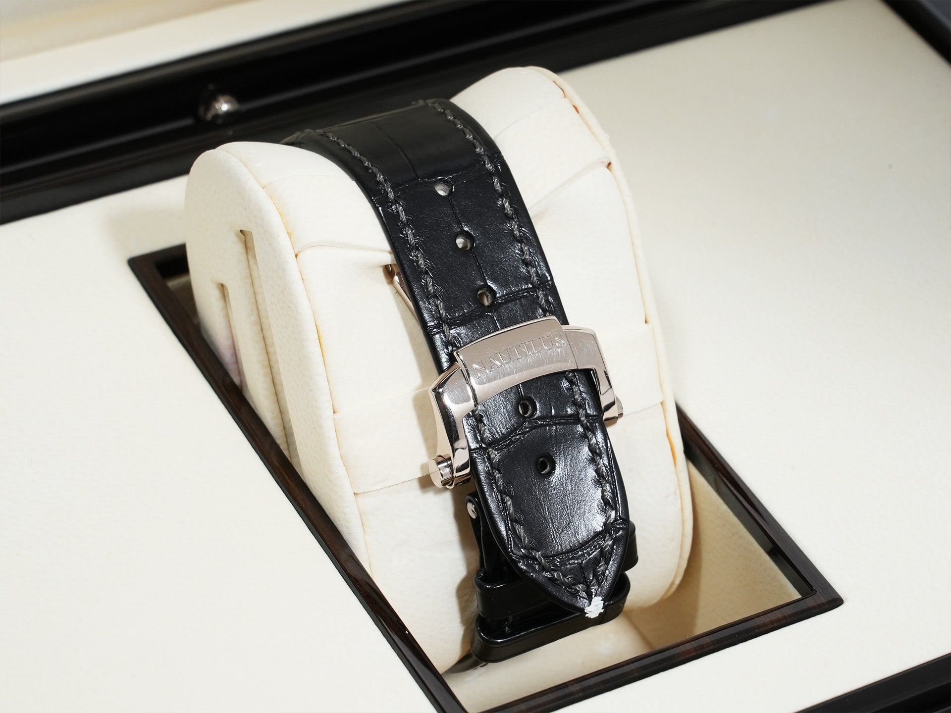 パテックフィリップ ノーチラス プチコンプリケーション Ref.5712G-001 ホワイトゴールド スレート文字盤 中古 vtvpb36m