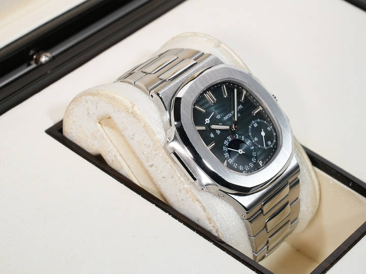 Patek Philippe Nautilus Petit Complication Ref. 3712/1A-001 Stainless Steel Blue Dial Pre-owned ha2v9twk