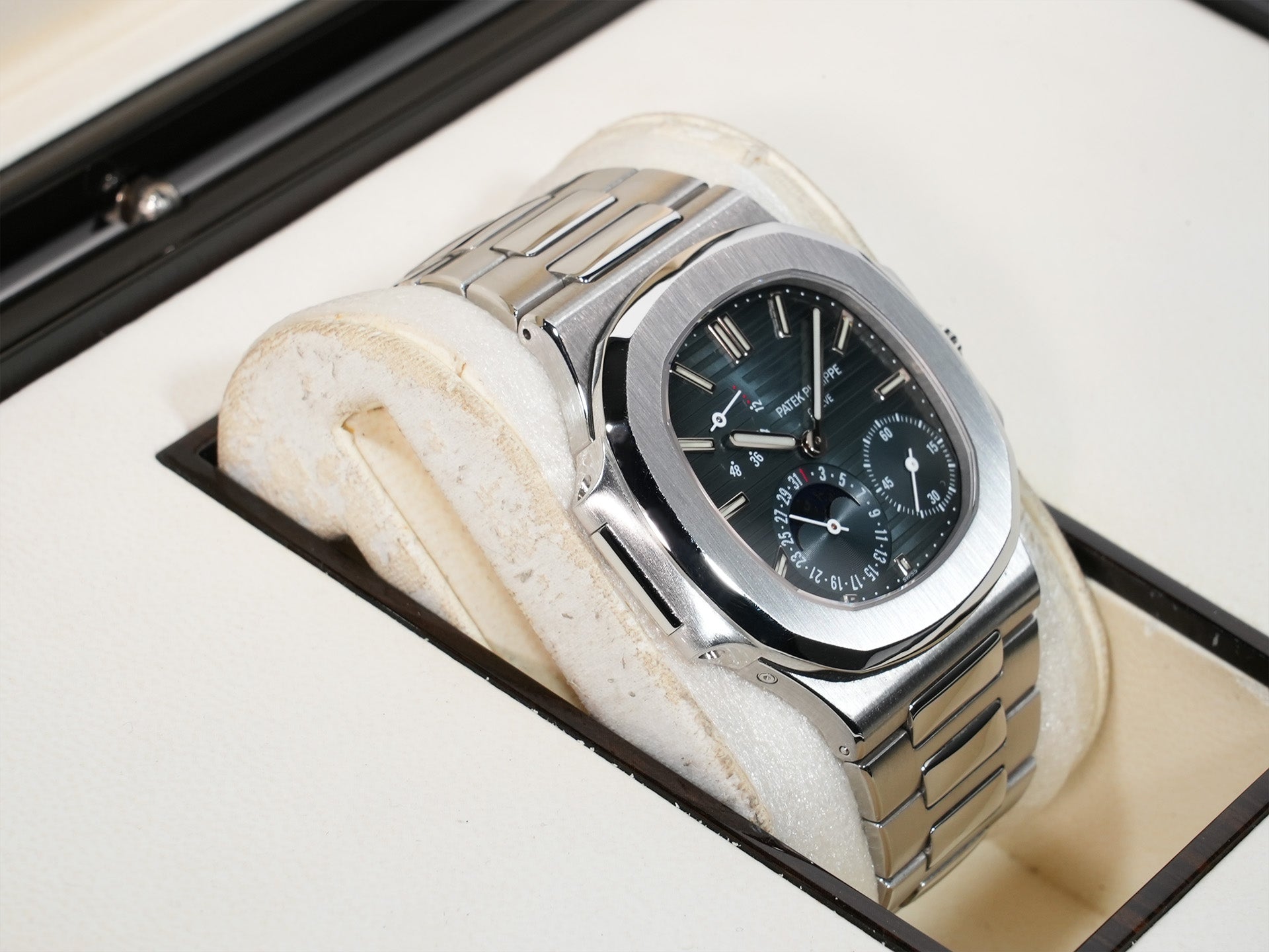 Patek Philippe Nautilus Petit Complication Ref. 3712/1A-001 Stainless Steel Blue Dial Pre-owned ha2v9twk