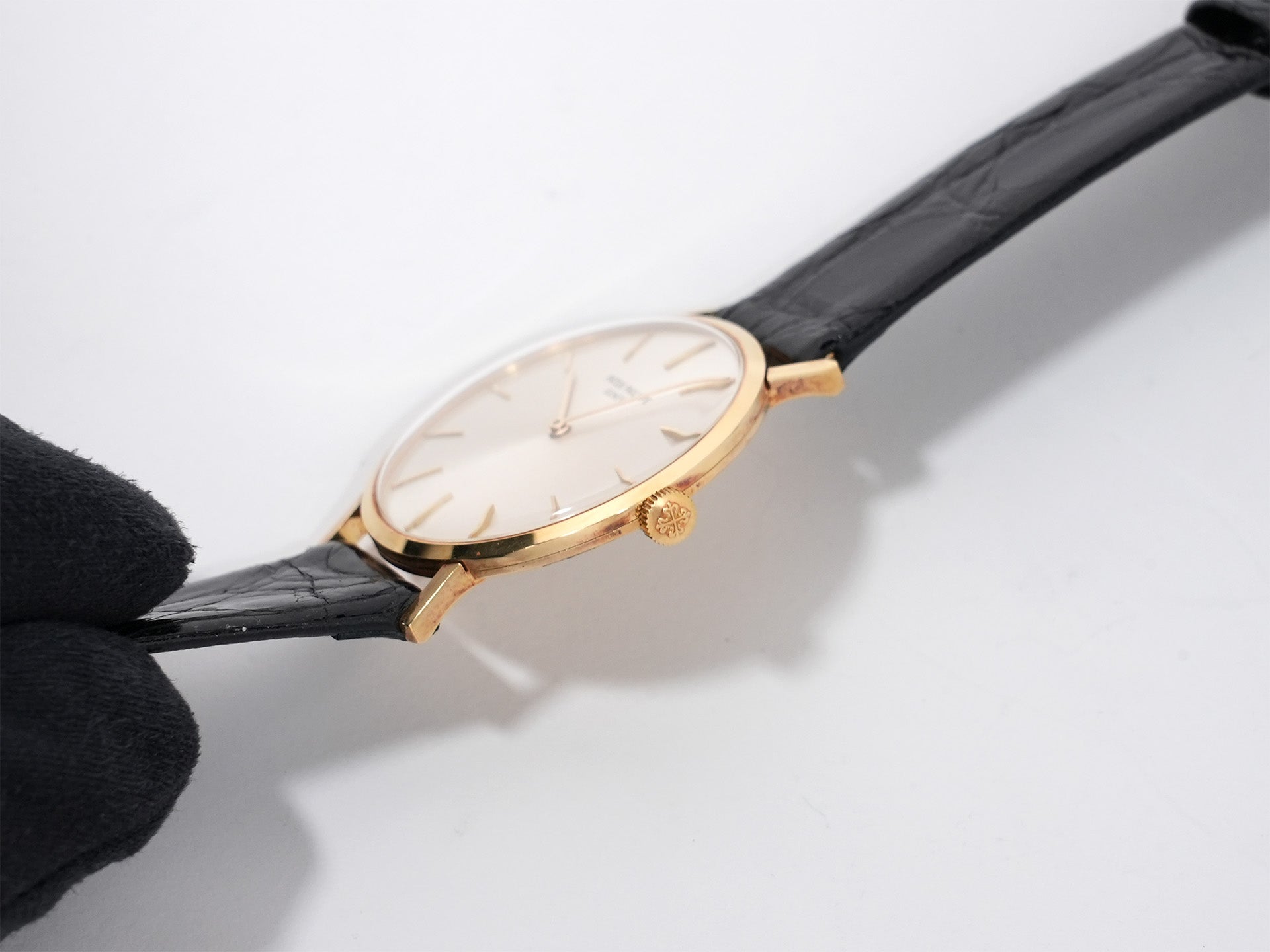 パテックフィリップ カラトラバ Ref.3537 イエローゴールド シルバー文字盤 中古 jn8s6t8v