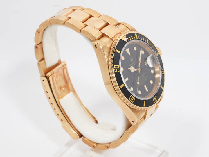 Rolex Submariner Date Ref. 16618 Yellow Gold Black Dial Used h9c9bkgf