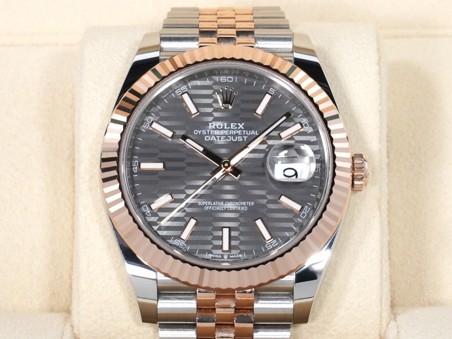 ROLEX Datejust 41 Ref.126331 Stainless Steel / Everose Gold Slate Fluted Dial Excellent Used Condition iu2ze6od