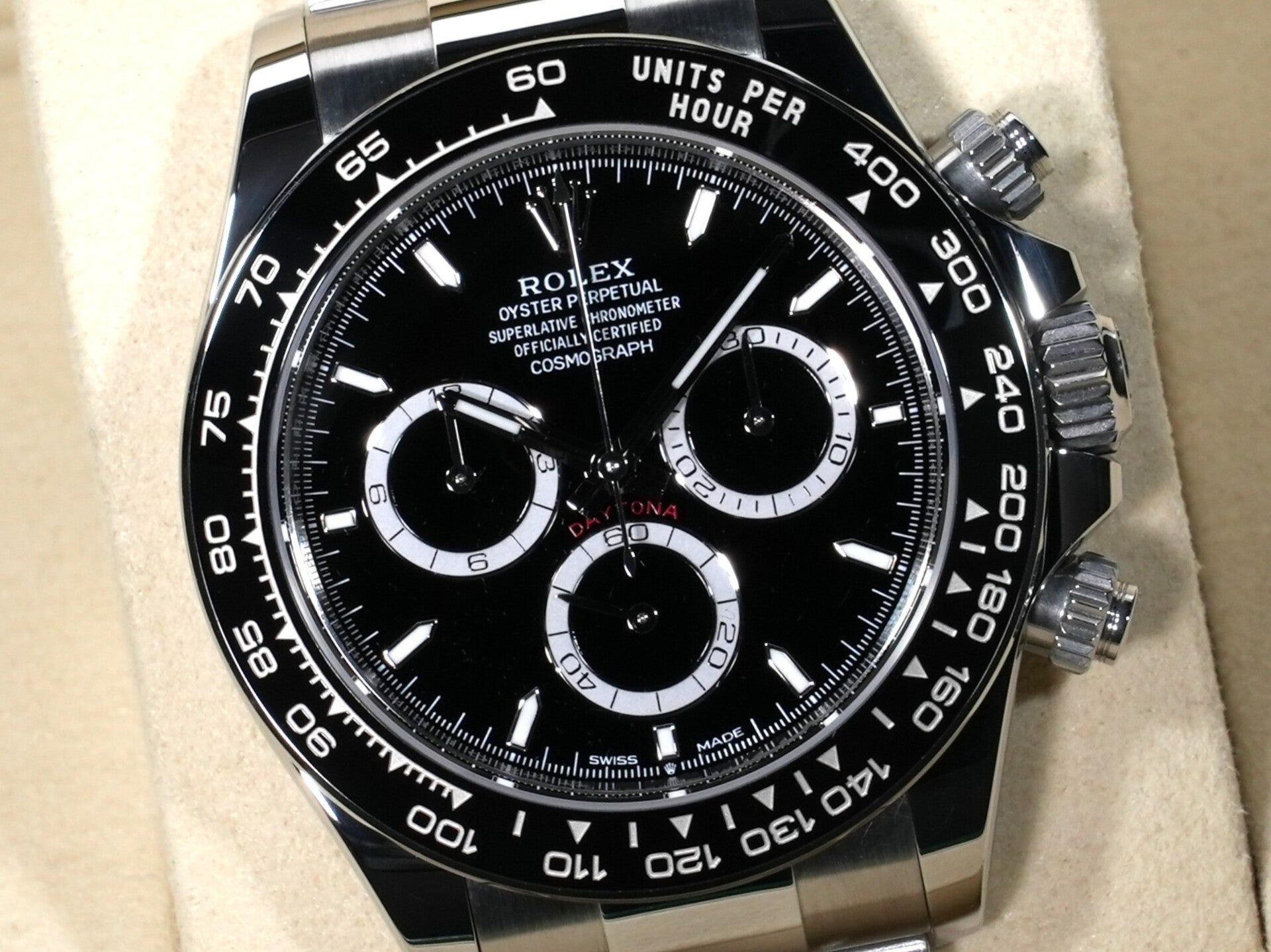 Rolex Daytona Ref. 126500LN Stainless Steel Black Dial Excellent Condition qx69n3dy