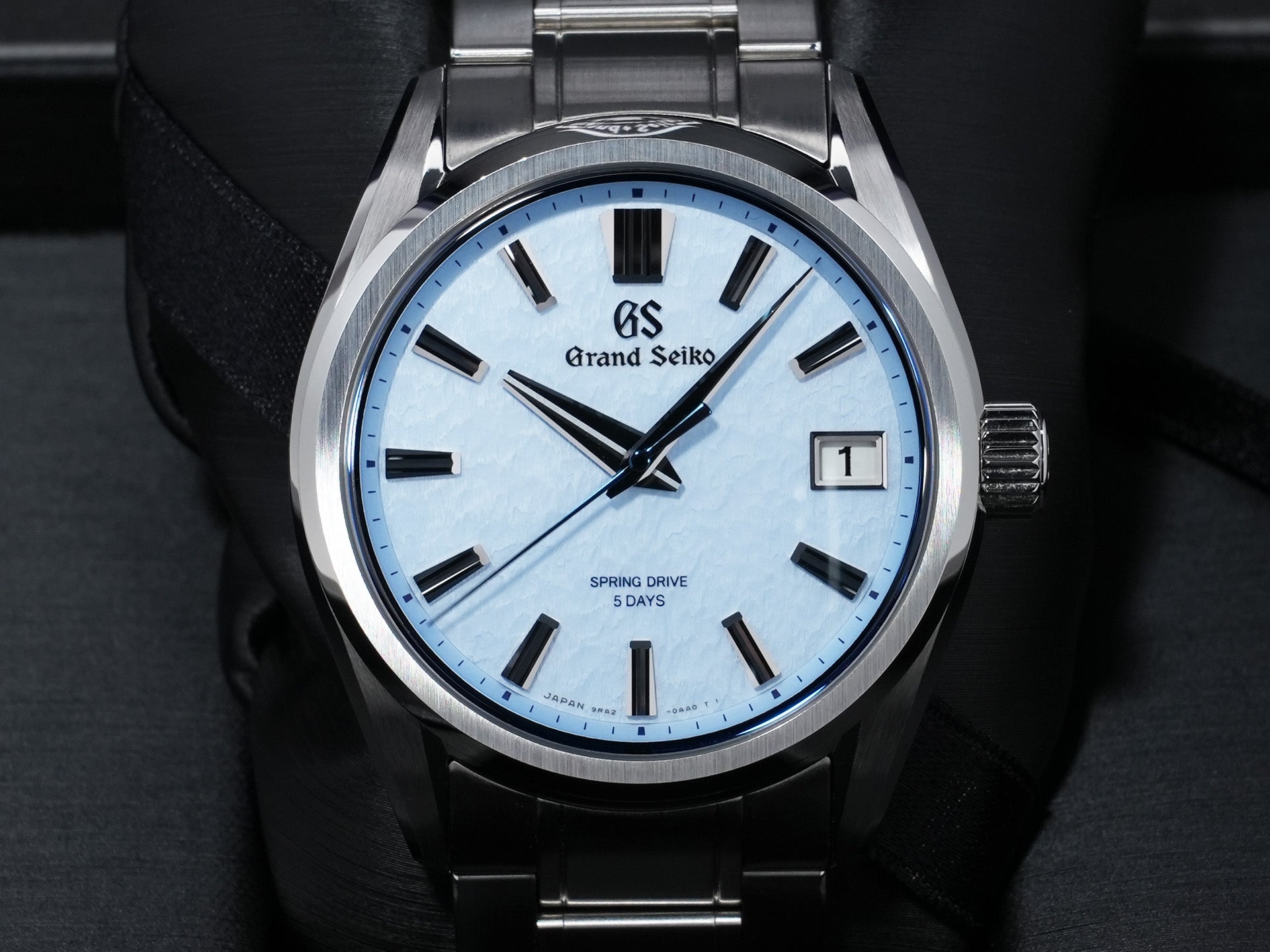 Grand Seiko Evolution 9 Collection AJHH Special Limited Edition Ref. SLGA017 Stainless Steel Snowflake Blue Dial Excellent Used Condition iohvkytx