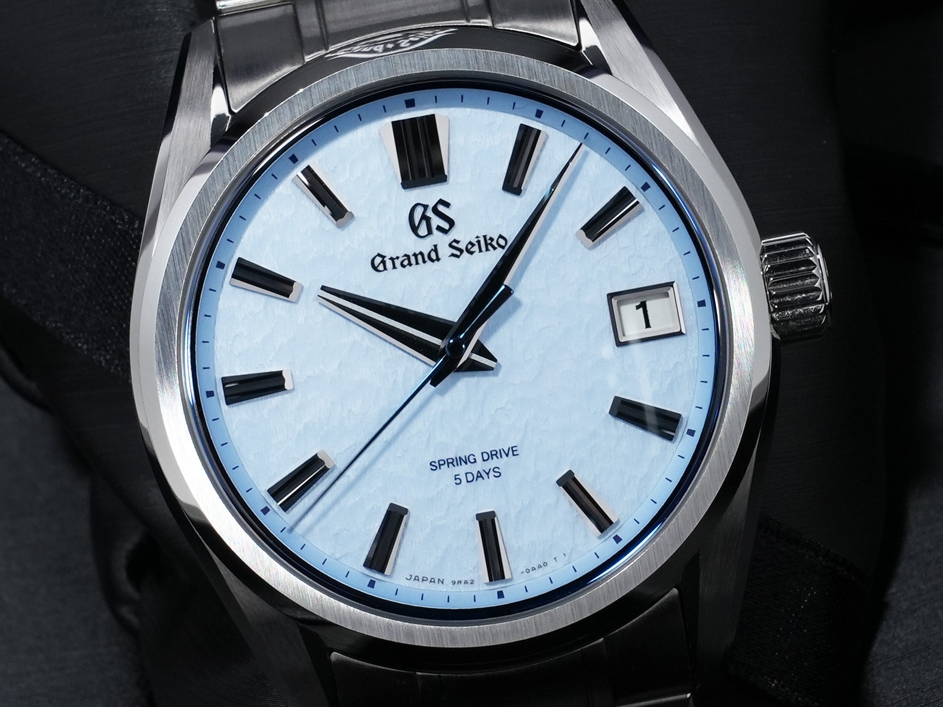 Grand Seiko Evolution 9 Collection AJHH Special Limited Edition Ref. SLGA017 Stainless Steel Snowflake Blue Dial Excellent Used Condition iohvkytx