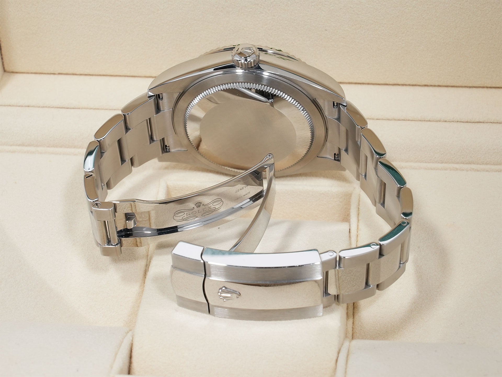 ロレックス スカイドゥエラー Ref.326934 ステンレススチール/ホワイトゴールド ブラック文字盤 オイスターブレスレット 中古 o6kq4ux6