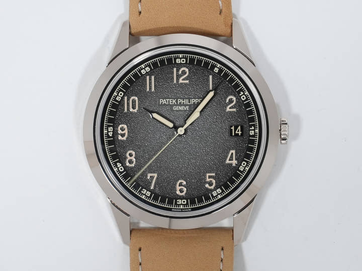 Patek Philippe Calatrava Ref. 5226G-001 White Gold Black Gradated Textured Lacquered Anthracite Dial Unused ntrr5sx6