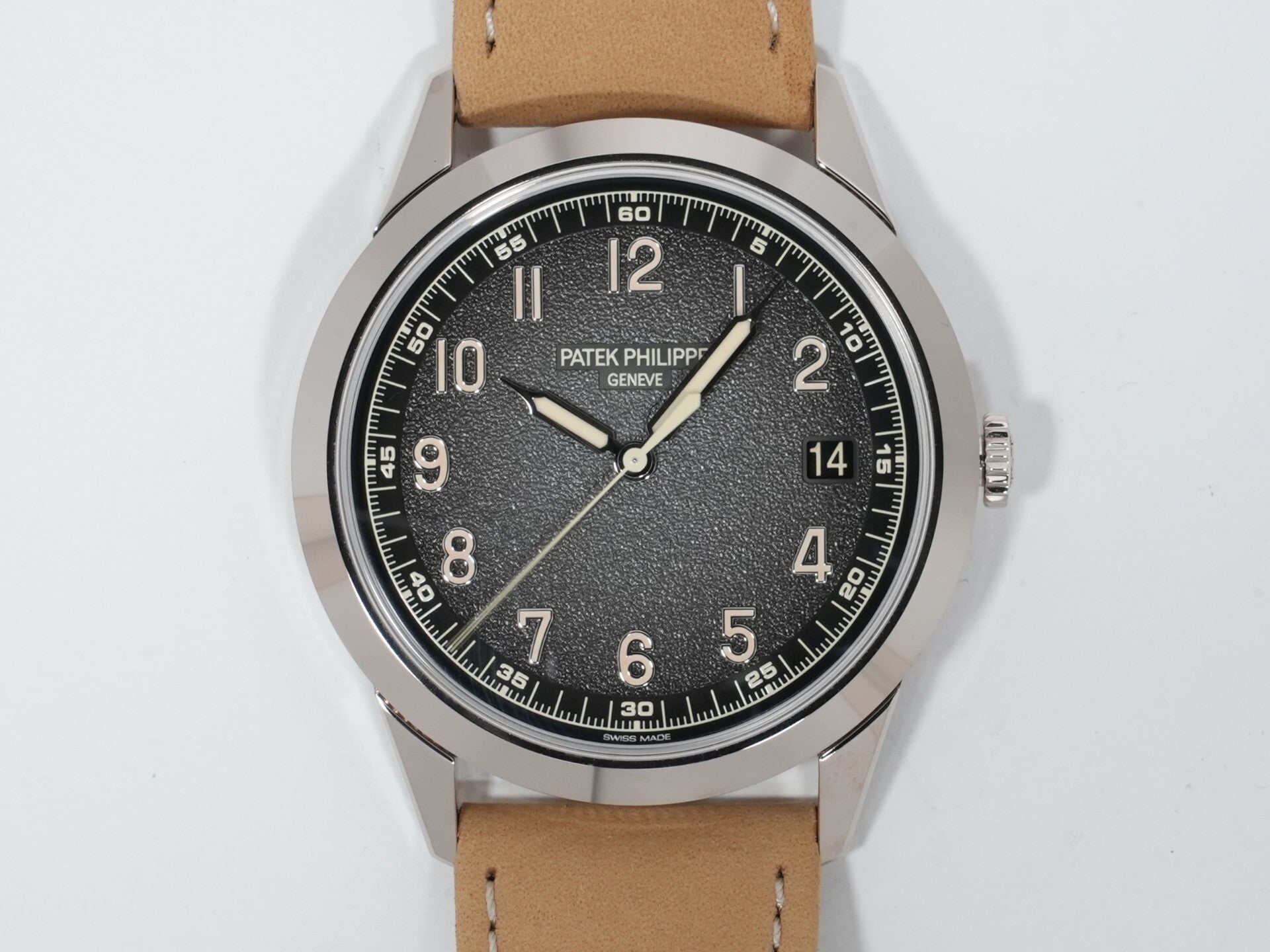 Patek Philippe Calatrava Ref. 5226G-001 White Gold Black Gradated Textured Lacquered Anthracite Dial Unused ntrr5sx6