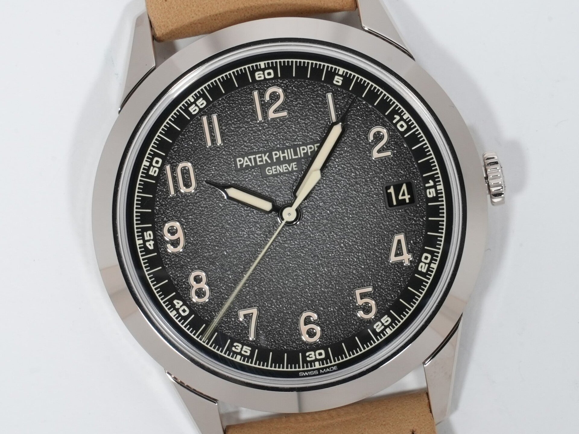 Patek Philippe Calatrava Ref. 5226G-001 White Gold Black Gradated Textured Lacquered Anthracite Dial Unused ntrr5sx6