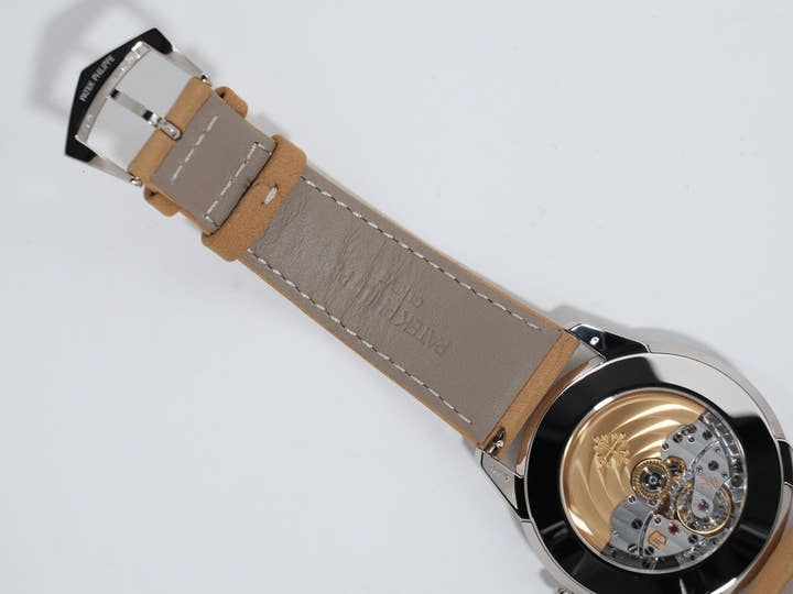 Patek Philippe Calatrava Ref. 5226G-001 White Gold Black Gradated Textured Lacquered Anthracite Dial Unused ntrr5sx6