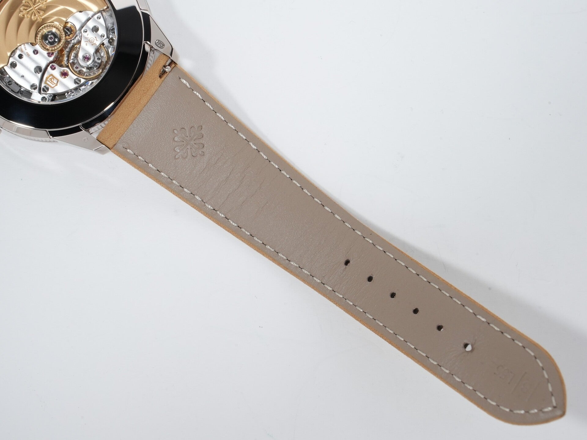 Patek Philippe Calatrava Ref. 5226G-001 White Gold Black Gradated Textured Lacquered Anthracite Dial Unused ntrr5sx6