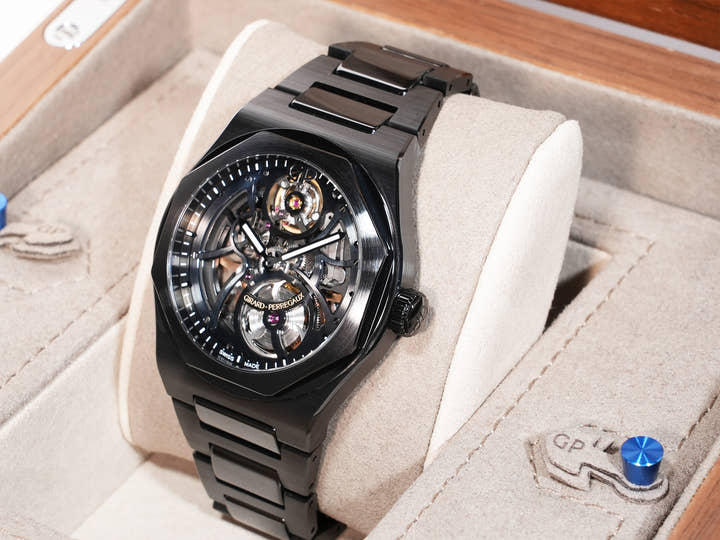 Girard Perregaux Laureato Skeleton Ceramic Ref. 81015-32-001-32A Black Ceramic Skeleton Dial Excellent Condition 9pznugoi