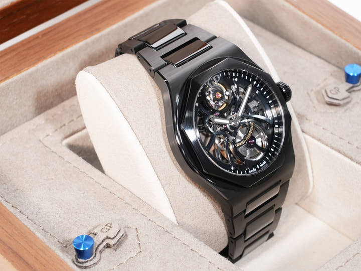 Girard Perregaux Laureato Skeleton Ceramic Ref. 81015-32-001-32A Black Ceramic Skeleton Dial Excellent Condition 9pznugoi