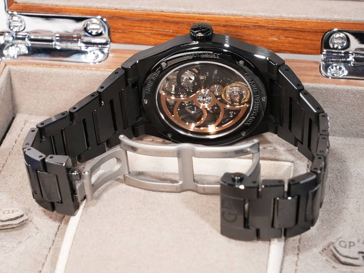 Girard Perregaux Laureato Skeleton Ceramic Ref. 81015-32-001-32A Black Ceramic Skeleton Dial Excellent Condition 9pznugoi