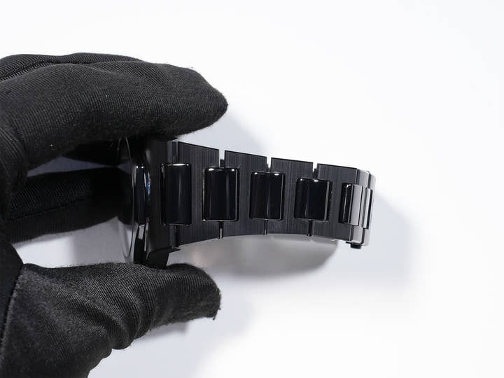 Girard Perregaux Laureato Skeleton Ceramic Ref. 81015-32-001-32A Black Ceramic Skeleton Dial Excellent Condition 9pznugoi