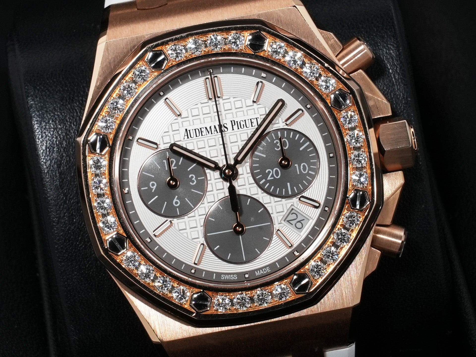 Audemars Piguet Royal Oak Offshore Chronograph Ref.26231OR.ZZ.D003CA.01 Pink Gold Silver x Black Dial Used A cky3qchy