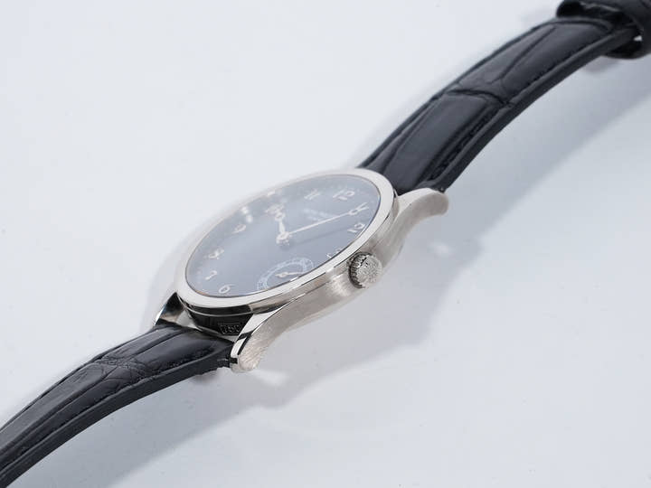 Patek Philippe Calatrava Ref. 5026G-001 White Gold Black Dial Used t5mcdi7q