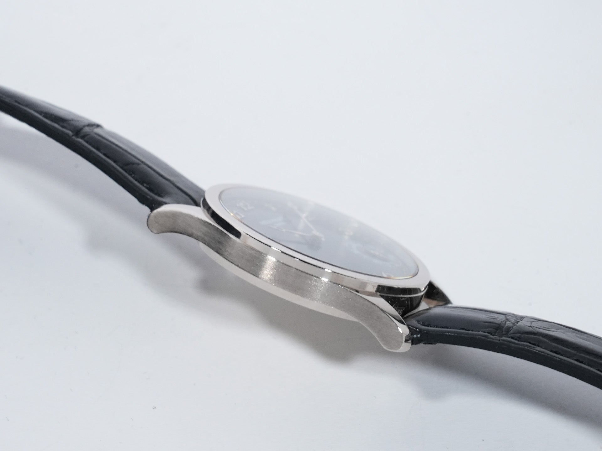 Patek Philippe Calatrava Ref. 5026G-001 White Gold Black Dial Used t5mcdi7q