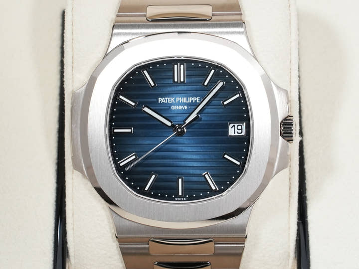 パテックフィリップ ノーチラス Ref.5811/1G-001 ホワイトゴールド ブルー・ソレイユ文字盤 未使用 pmz38ag8