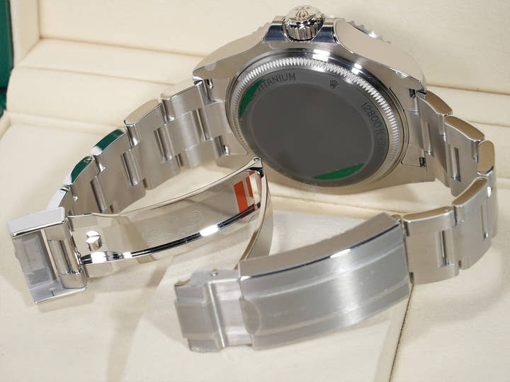 ロレックス シードゥエラー ディープシー Ref.136660 ステンレススチール D-BLUE文字盤 未使用 hkdqxurj
