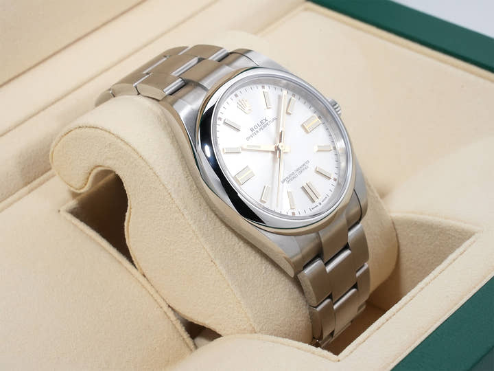ロレックス オイスターパーペチュアル41 Ref.124300 ステンレススチール シルバー文字盤 美中古 zpv42hye